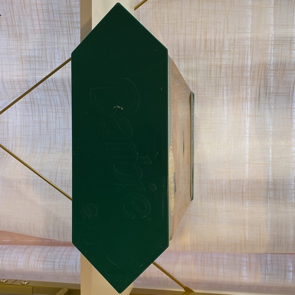 1994 Holiday Barbie - Picture 6 of 9